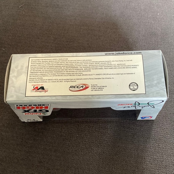 John Force Racing 25 Years 1:64 Scale Funny Car Racing Castrol GTX - 2010 - Picture 6 of 6